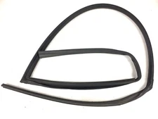 92-95 Civic 4Dr Right Front Window Run Channel Molding Glass Guide Rubber Seal