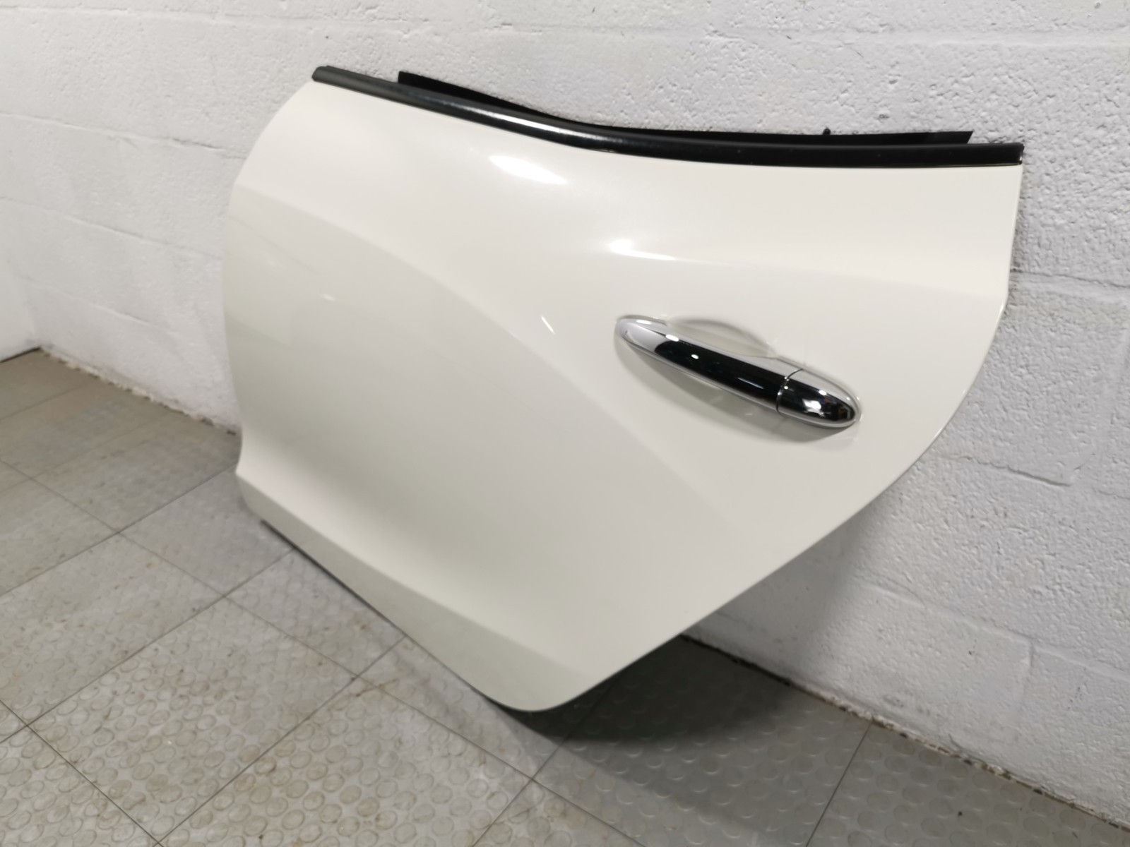 Maserati Ghibli RWD 3.0 L 2015 Rear Left Door Skin Shell White Color HP0896A OEM