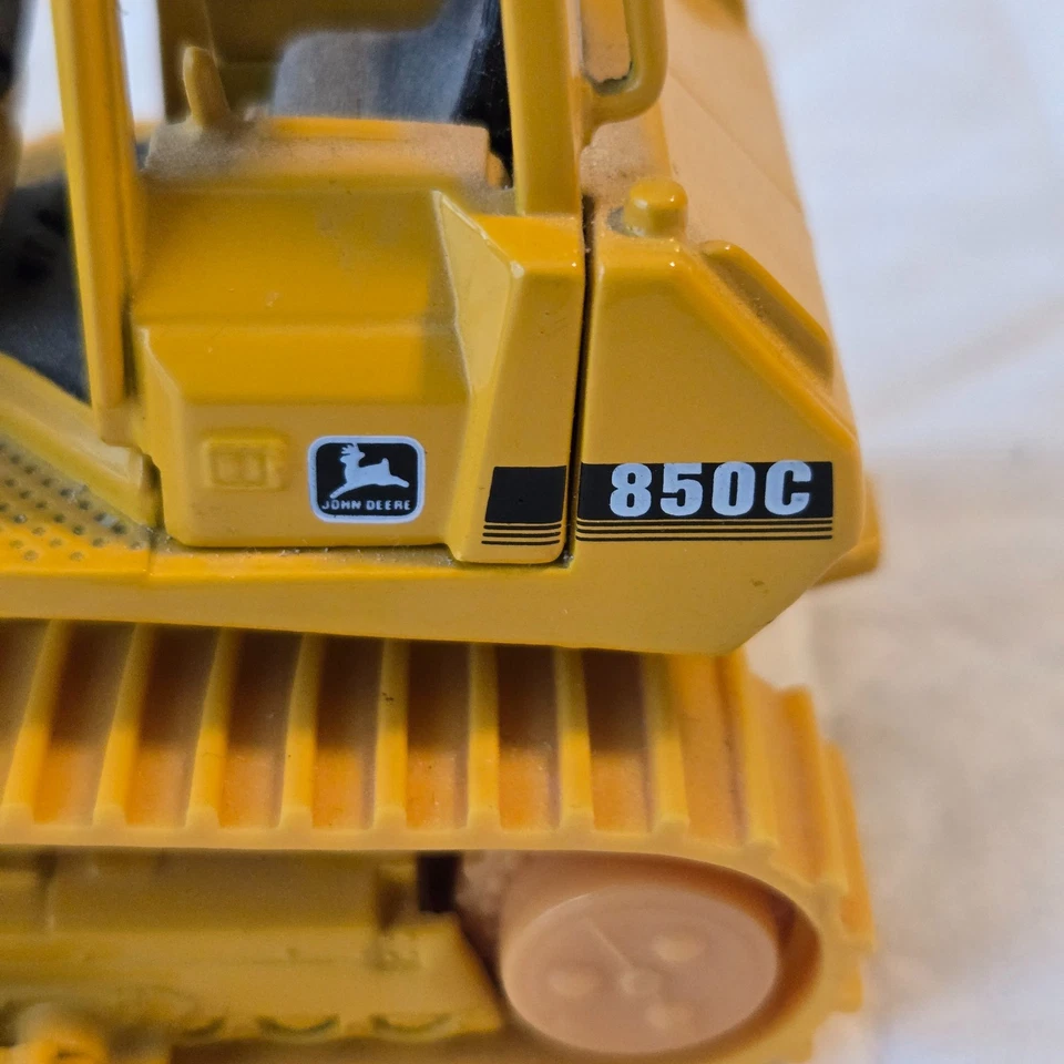 Topadora sobre orugas ERTL John Deere 850C 1/50 3399Q producto con licencia Foto 2 de 4