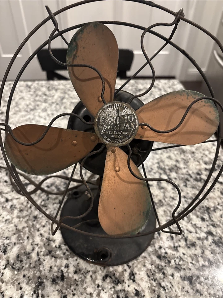Antique Eskimo Model 30 Fan With Brass Blades 9 Inch Not Working - Image 2 of 4