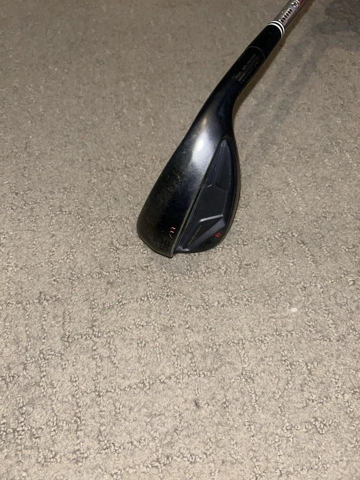 Cleveland RTX Cuña Perla Negra - 52° Rebote Medio - Ranuras Tour Cremallera - Acero - Derecha Foto 2 de 4