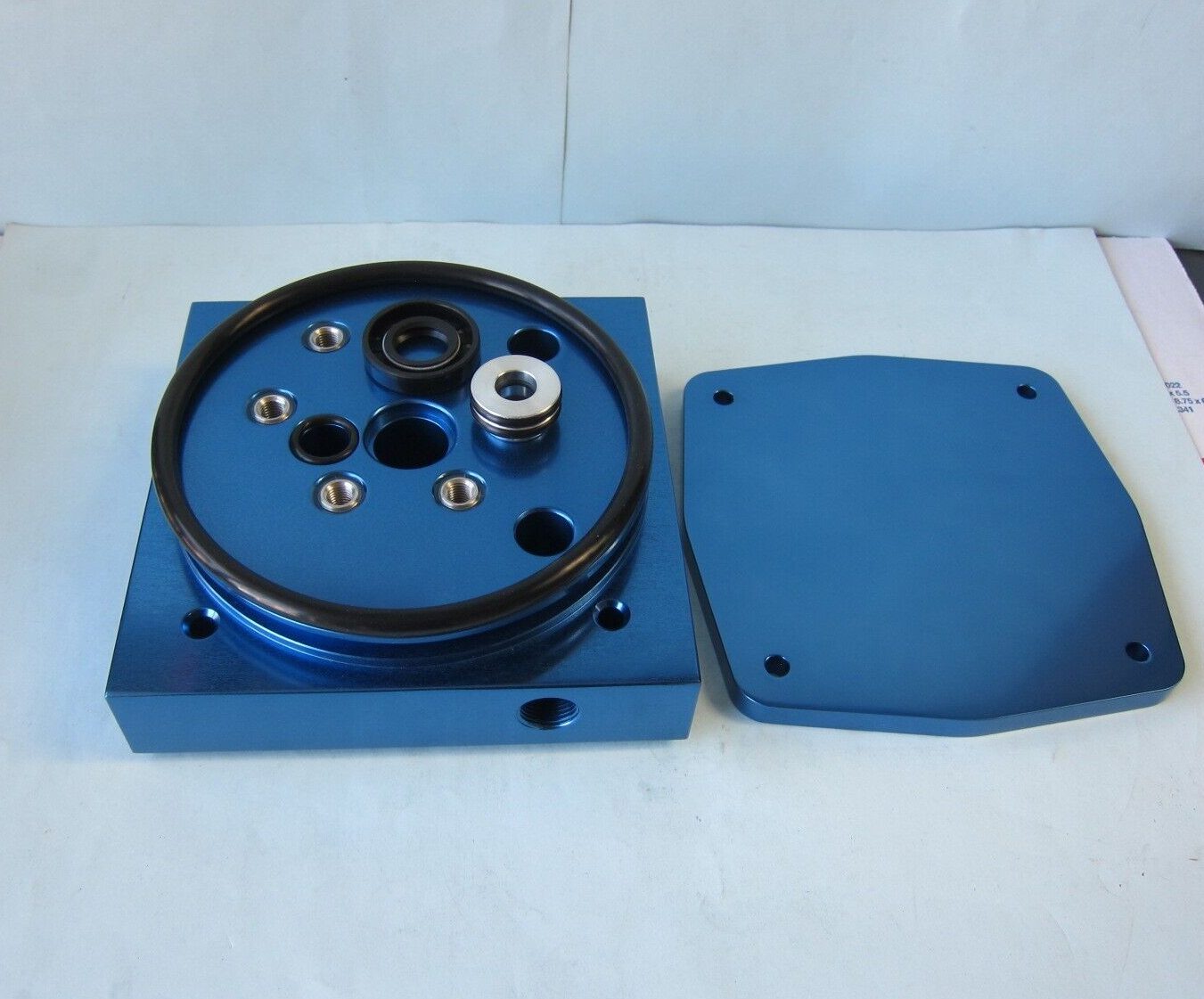 Lowrider Hydraulics anodized block, 1/2" port top & backing plate