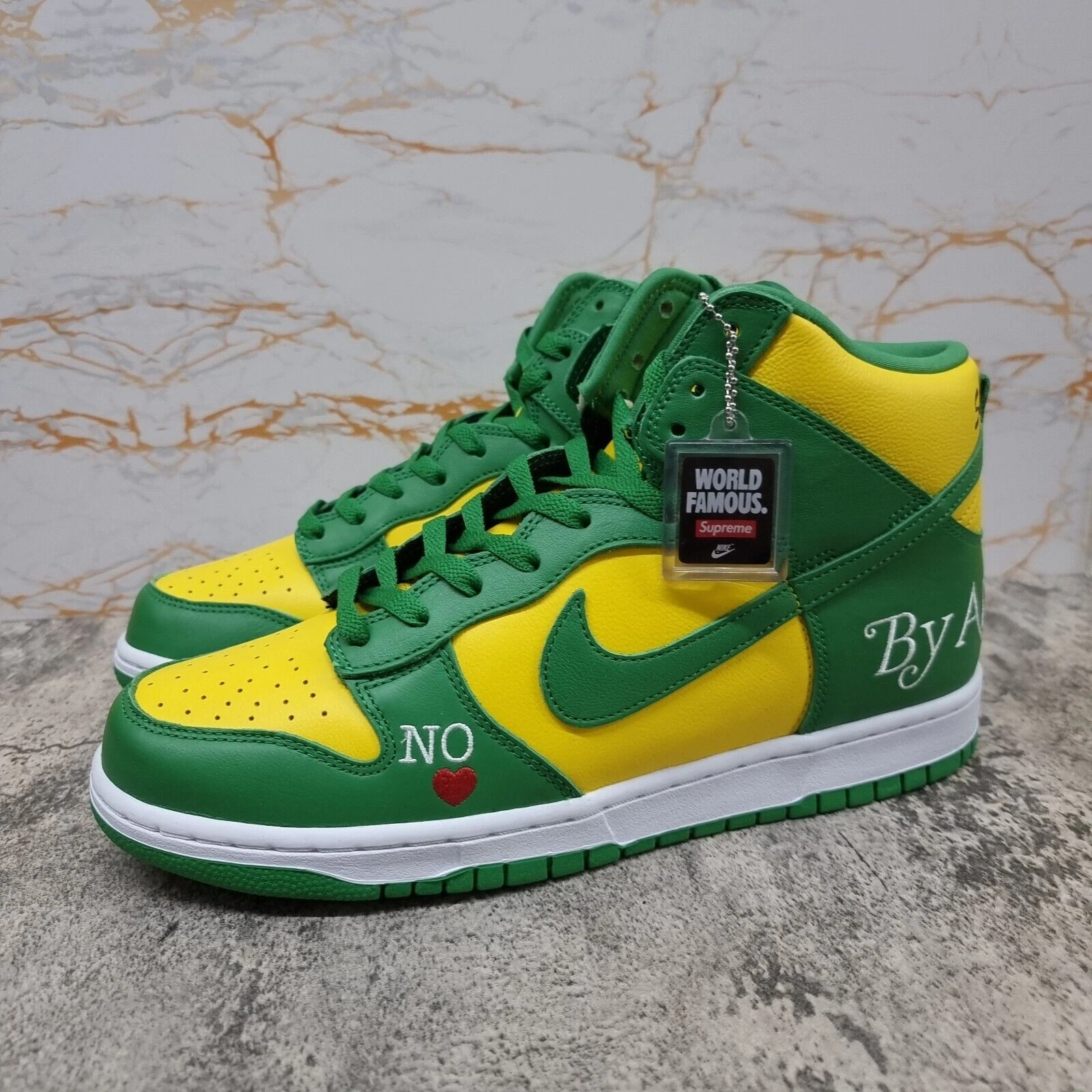 Supreme Nike SB Dunk High Brésil (DN3741 700)