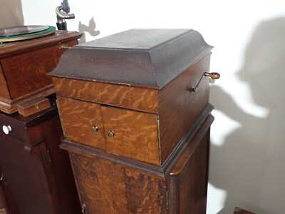 VICTOR VICTROLA 8 V V VIII WITH EXHIBITION HEAD TABLE MODEL