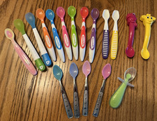 LOT OF 18 Baby Toddler Spoons  Munchkin Metal White Hot  Playtex  Giraffe