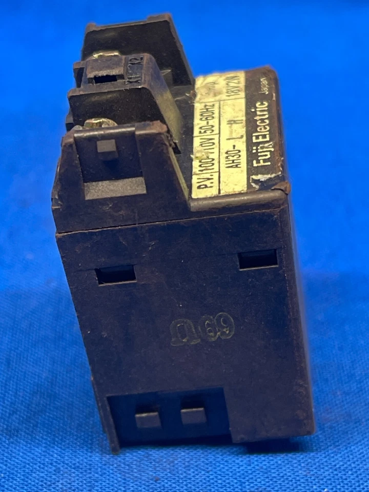 MÓDULO TRANSFORMADOR ELÉCTRICO FUJI AH30-LH PV: 100-110V 50/60HZ LÁMPARA: 18V 2W Foto 4 de 4