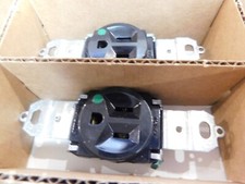 10 pk Pass  Seymour Hospital Grade Receptacle SINGLE 15A/125V no ear heavy duty