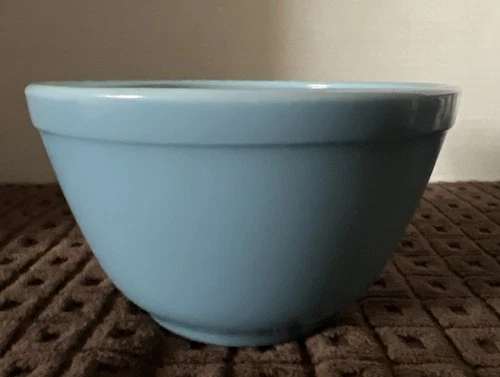 401 Pyrex Delphite Blue Bowl.  * Read  Bluebelle. Small