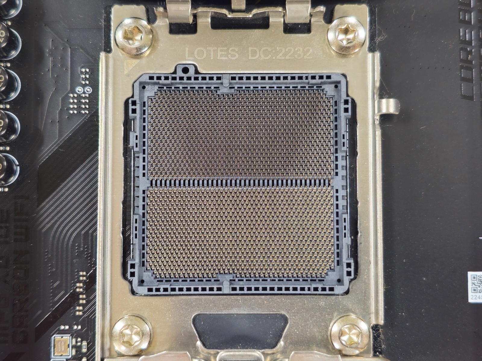 MSI MPG X670E CARBON WIFI AM5 Ryzen 7000 + 9000 Series DDR5 ATX Motherboard