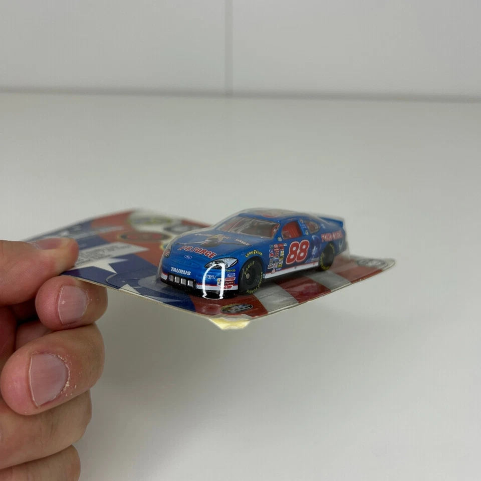 Action Dale Jarrett #88 Ford качество ухода ВВС 2000 Taurus 1:64 новый в коробке - Изображение 4 из 4
