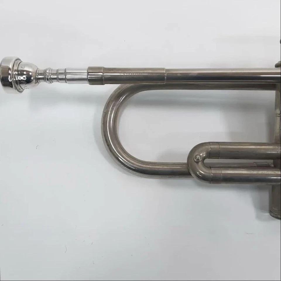 YAMAHA YTR-135 YTR135 Trumpet Silver Color with Hard Case Mouthpiece used Japan - Image 3 of 4