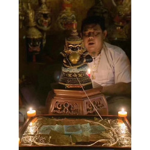 Talisman Card Pra Rahu Giant Eat Moon Gold Plate Lucky Gamble Mantra Thai Amulet - Picture 2 of 4