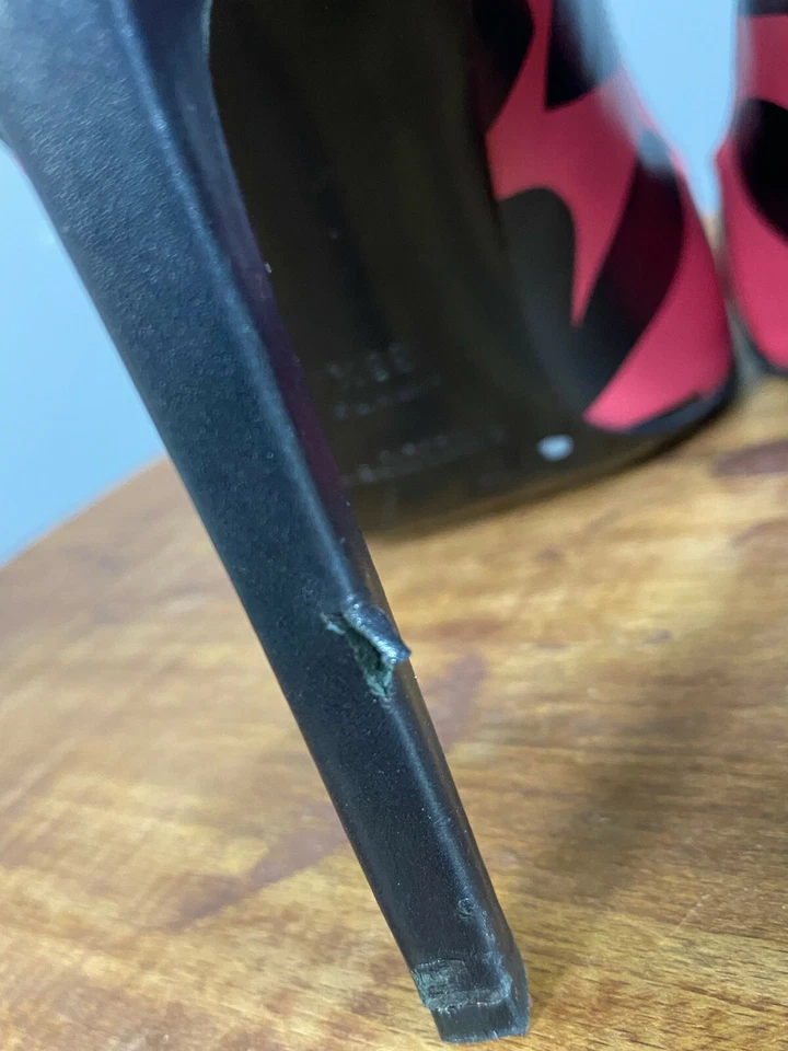 Zapatos de salón para mujer SAINT LAURENT estampados de cuero rojo/negro con tacón en punta talla EU38.5 Foto 4 de 4