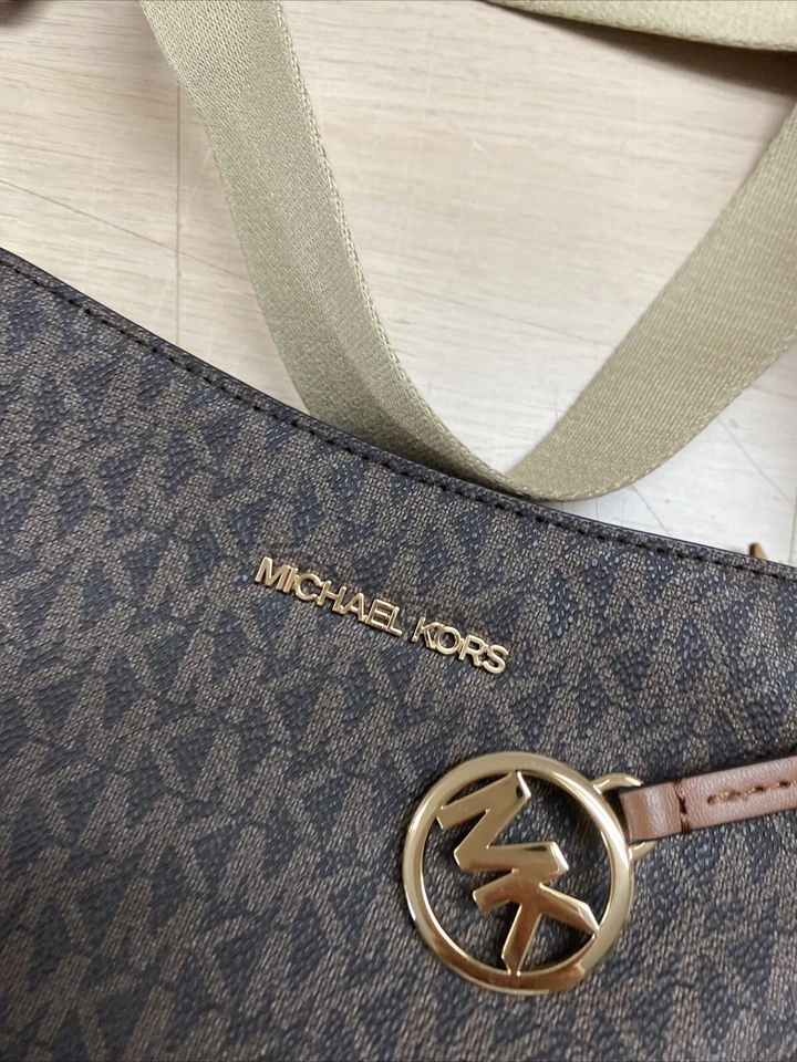 Michael Kors Jet Set Travel Small Shoulder Messenger Crossbody Bag - Image 4 of 4