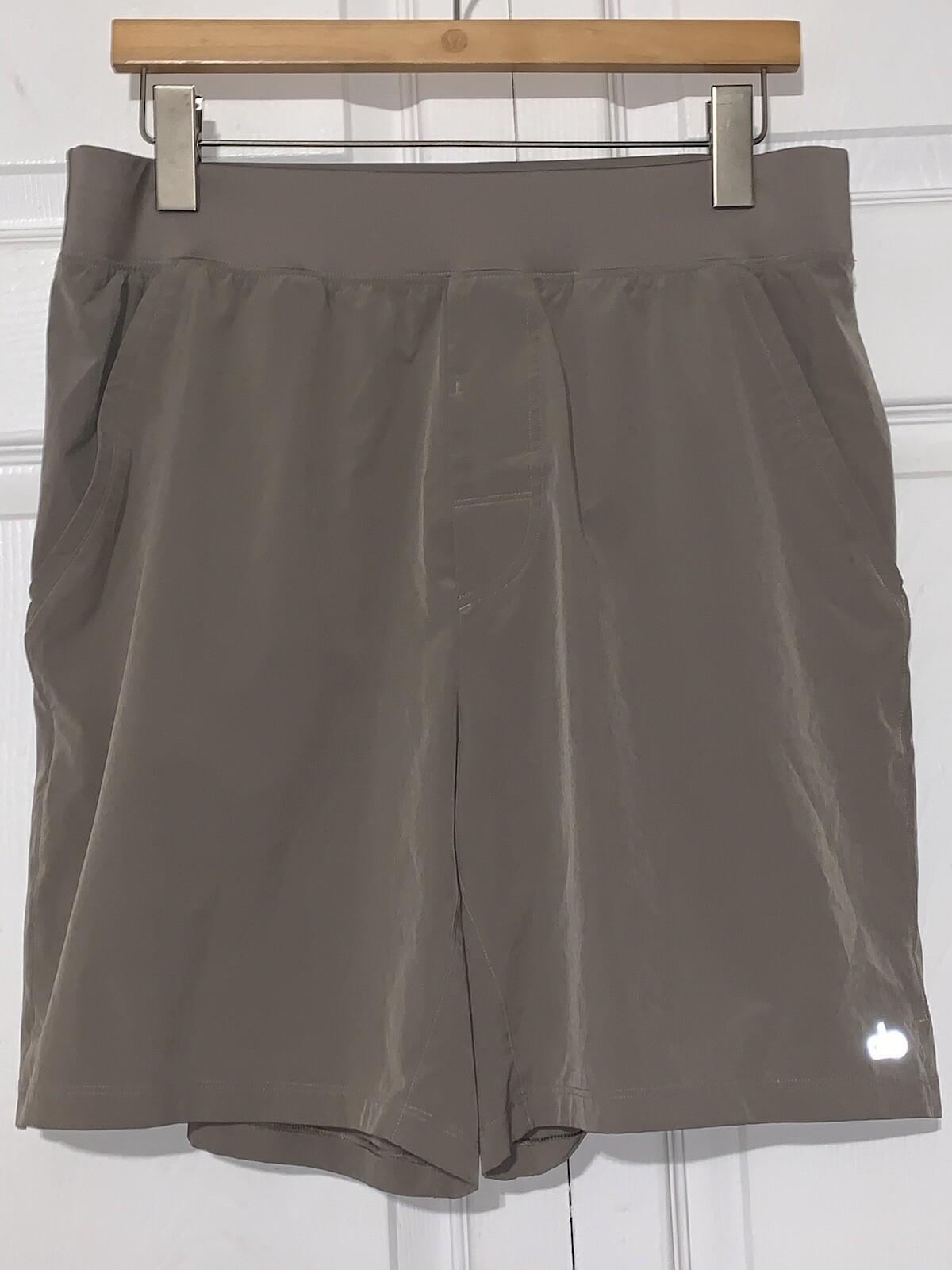 ALO Yoga Men's Gravel Tan Repetition Shorts Size XL Gem