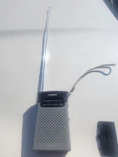 Vtg RadioShack 12-586 AM/FM Mini Portable Radio w Antenna AA Batteries Required