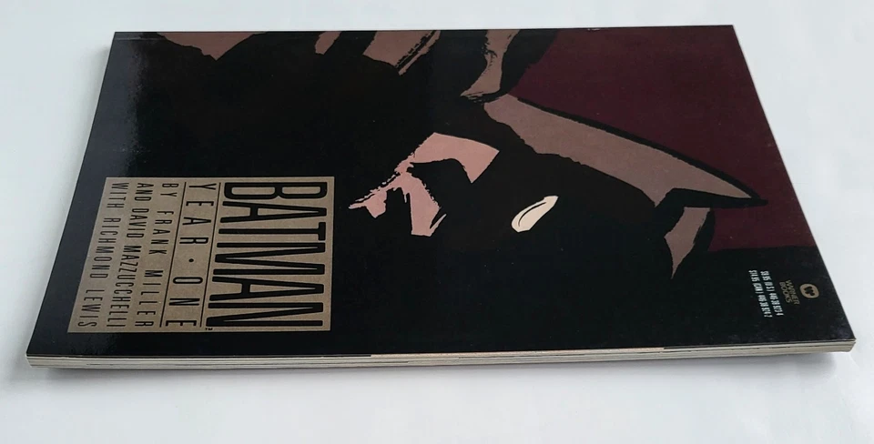 Batman: Year One TPB (1988) Warner Books by Frank Miller & David Mazzucchelli - Image 4 of 4