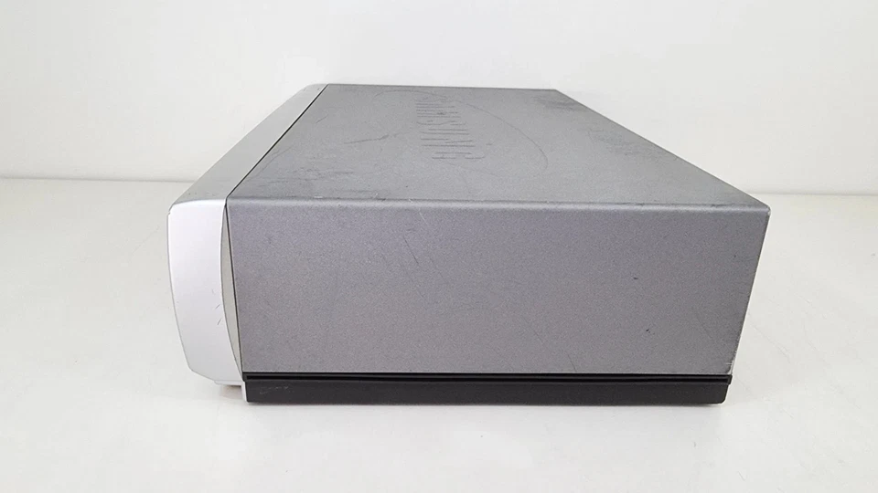 VIDEOREGISTRATORE VHS SAMSUNG SV-240X LETTORE CASSETTE VINTAGE FUNZIONANTE. - Immagine 4 di 4