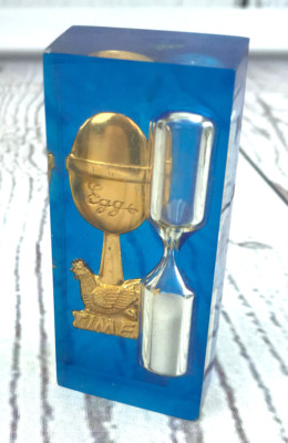 Vintage Hourglass Sand Egg Timer Copper Chicken Hen Resin Lucite Acrylic Kitschy