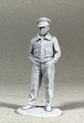 BRITAINS CAMPAIGN MINIATURES 70038 U.S. GENERAL DWIGHT D. EISENHOWER