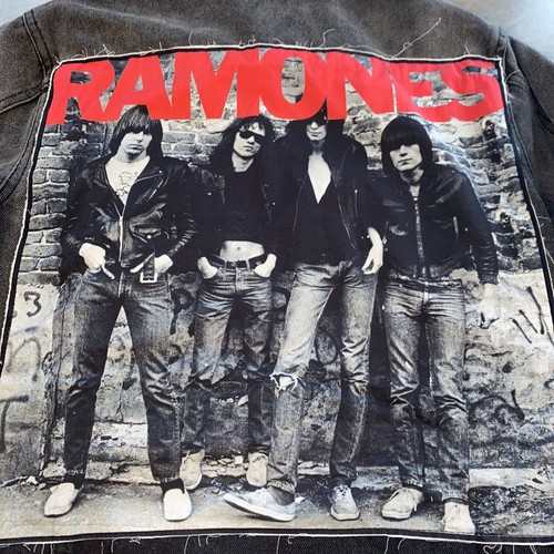 Ramones 1234 Distressed Ombre Black 
