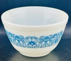Vintage Pyrex Amish Butterprint  Turquoise Blue 1.5 Pint Small Mixing Bowl #401