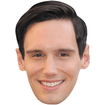 Cory Michael Smith (Lächeln) Großer Kopf. Größer als das Leben Maske.