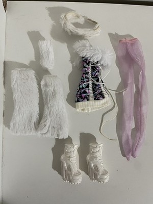 Monster High Abbey Bominable First Wave Outfit Incomplete