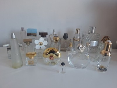 Konvolut diverse leere Parfum Flakons Restposten, Sammlerstück Vintage eingestellt