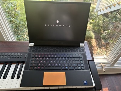 Alienware X16 R2 480Hz Ultra 9 185H 32GB 2TB SSD RTX 4090 Very Good