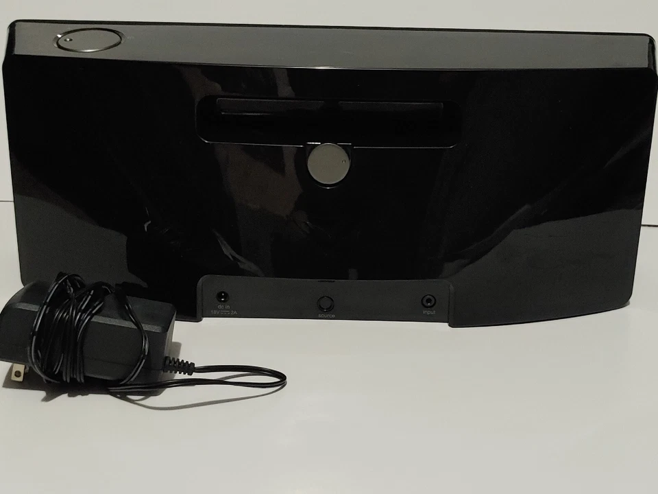 VIZIO VSD210 High Definition Audio iPod iPhone and iPad 30pin Connector Dock - Image 4 of 4