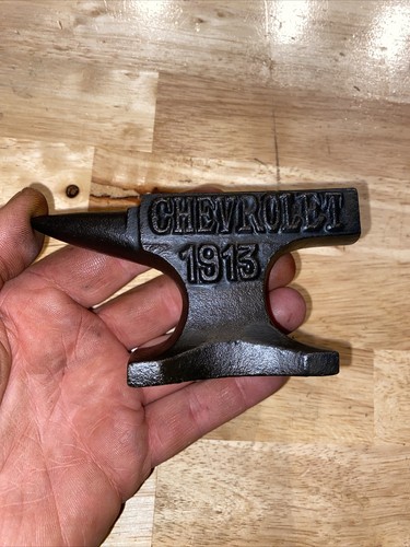 Chevrolet Anvil Cast Iron Chevy Blacksmith Car Truck Auto Hotrod Paperweight 1LB - 第 1/12 張圖片