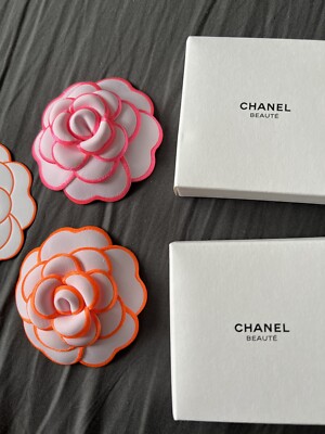 Chanel Beauty MOTHER'S DAY Limited Edition Gift Packaging Neon