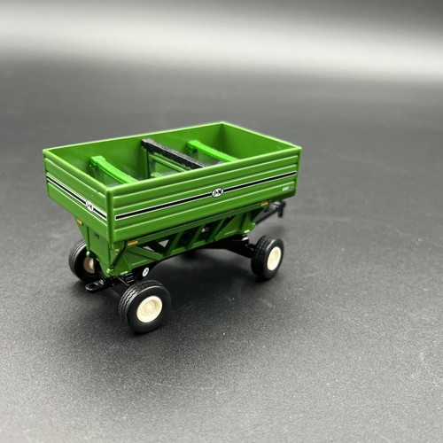 ERTL J & M Gravity Grain Wagon 4 1/2" Green 680/760 - Picture 6 of 13