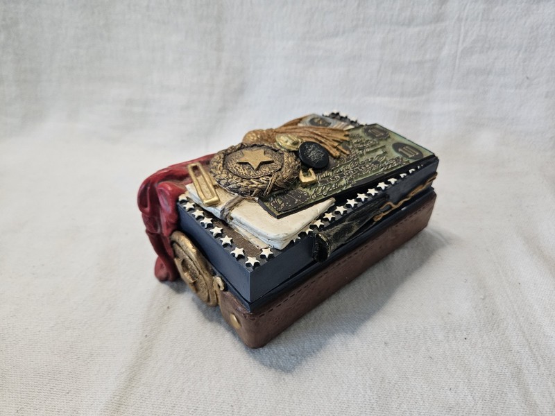 Vintage Civil War Themed Commemorative Decorative Trinket Box