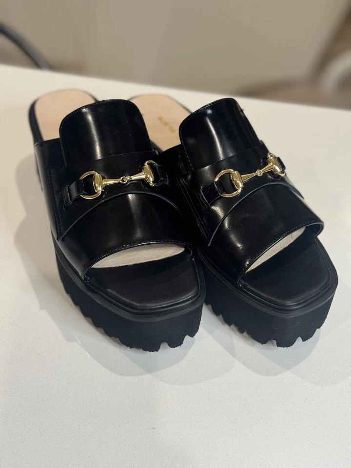 CALZADO TODO NEGRO Sandalia Eslabón Plataforma Negro Charol Mujer 37.5 | 7 Foto 3 de 4