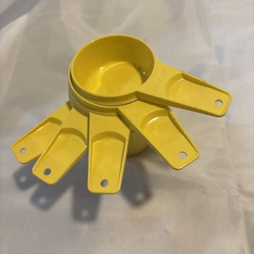 VTG Tupperware Yellow Nesting Measuring Cups - Set of 5 - Picture 2 of 5