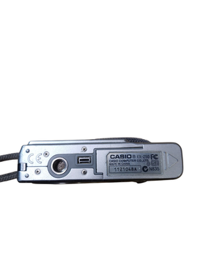 EX-Z50 CASIO EXILIM シルバー Casio EXILIM EX-Z50 5.0MP Digital Camera - Silver for sale