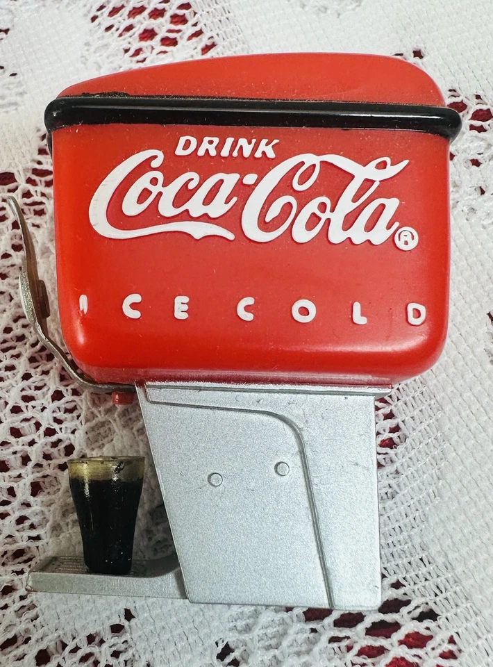 Lot 18 Coca-Cola Refrigerator Magnets 1990s Retro Kitchen Decor Coke Collectable - Image 3 of 4