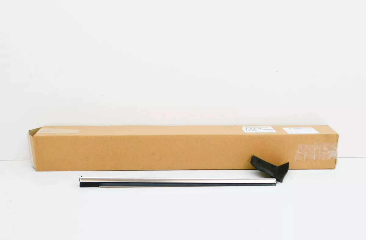 BMW 3 E46 Left Outer Weatherstrip 7026387 51367026387 NEW GENUINE 