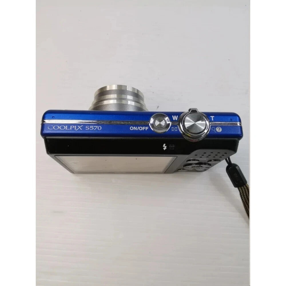 Nikon COOLPIX S570 12.0MP 5x Optical Zoom CCD Digital Camera