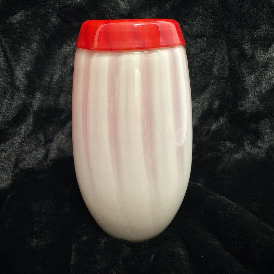 Dale Tiffany Red Candy Cane Striped Opalescent White 7.5 inch Art Glass Vase - Image 3 of 4