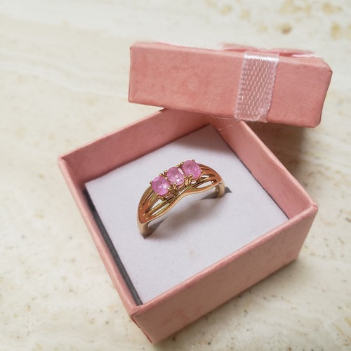 Madagascan Pink Sapphire, Sterling Silver Trilogy ring, size O, 7. - Picture 2 of 9