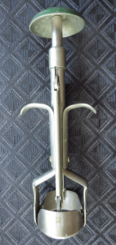 Vintage 1950s Par Plus Metal Fruit Corer