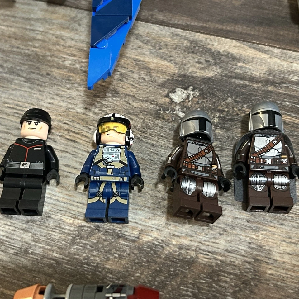 Набор и лот минифигурок LEGO Star Wars (General Veers, U-Wing Pilot, Hunter, IG-88) - Изображение 3 из 4