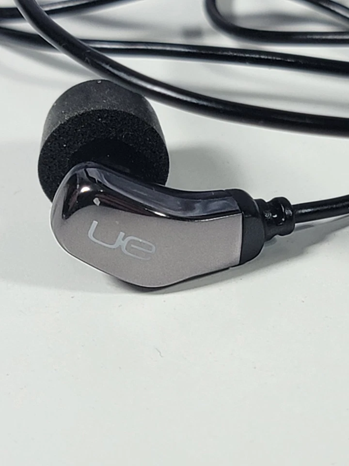 NICE Logitech Ultimate Ears 600vi Noise-Isolating Headset - Image 4 of 4