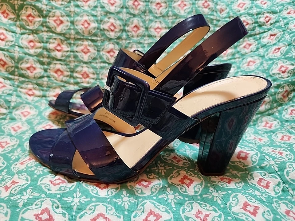 J. Tacones Crew azul marino con tiras de charol hechos en Italia talla 7,5 usados en excelente estado Foto 2 de 4