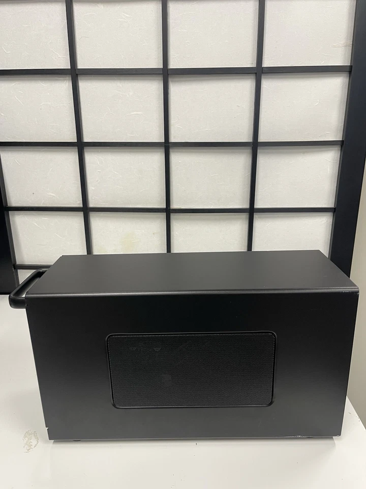 AKiTiO Node Titan Plug and Play Thunderbolt 3 External GPU Solution - Image 4 of 4