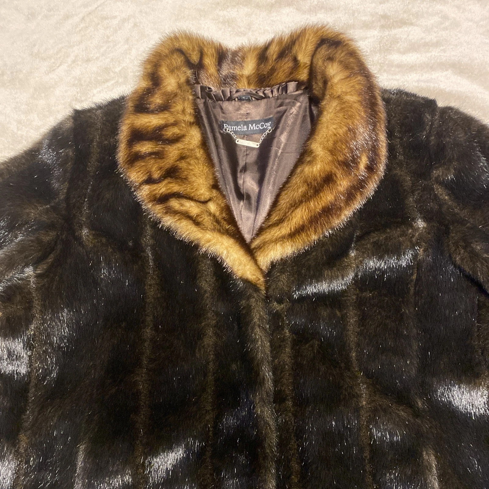 GUCCI Cappotto pelliccia Pamela McCoy FAUX us intime ottimeioni condiz gia moblie mogliee ma XL 1Xghe righe Tiger