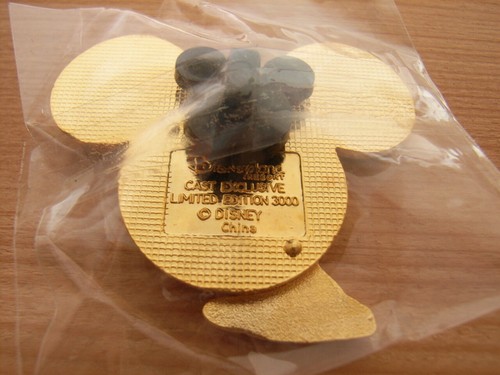 Patriotic Goofy Mickey Mouse Head Pin 2002 LE3000 American Flag 4th Of July Cast - Picture 2 of 2